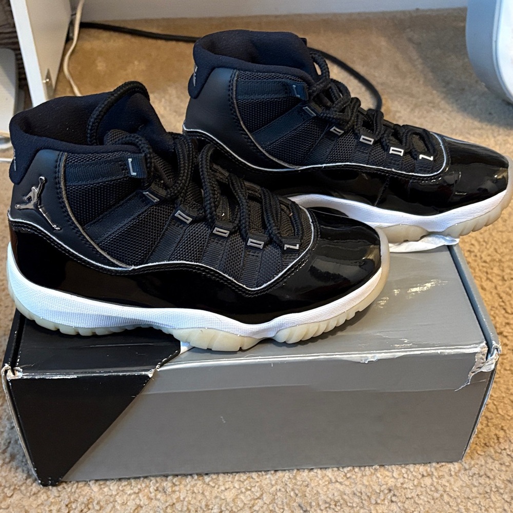 Jordan 11 Retro WITH BOX